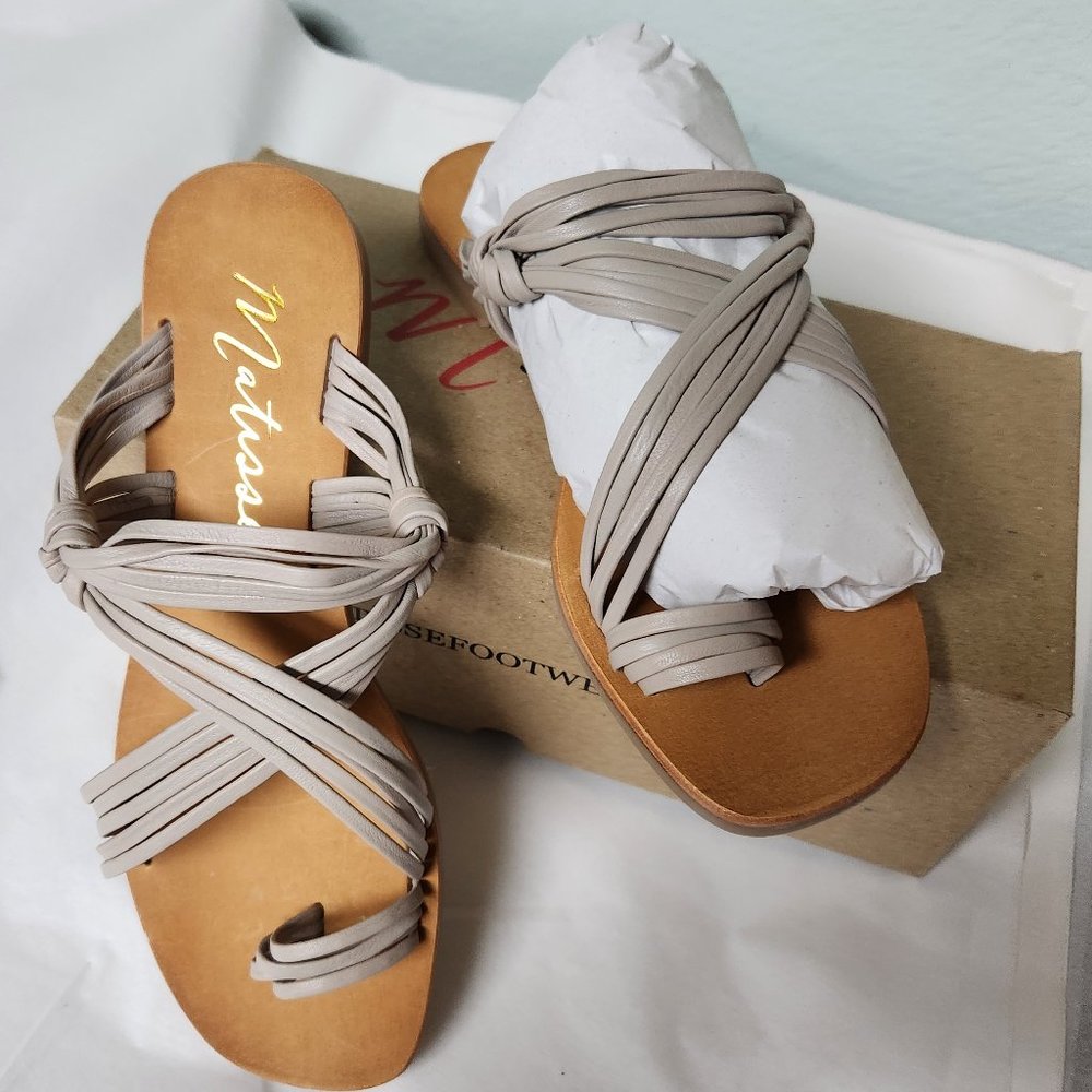 New In Box Matisse Rogue Strappy Toe Ring Sandals Light Taupe Anthropologie